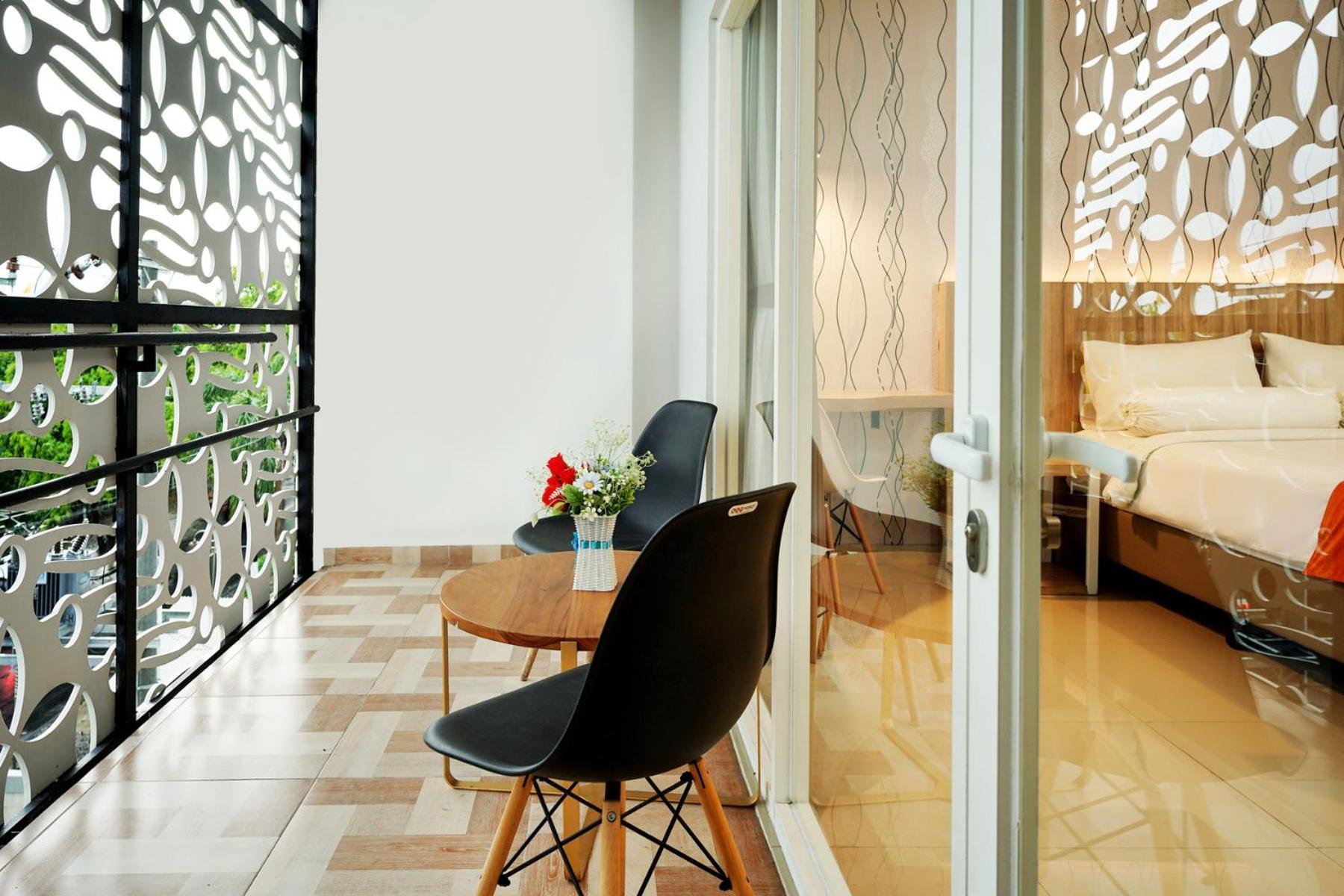 Front One Hotel Sragen Exterior foto