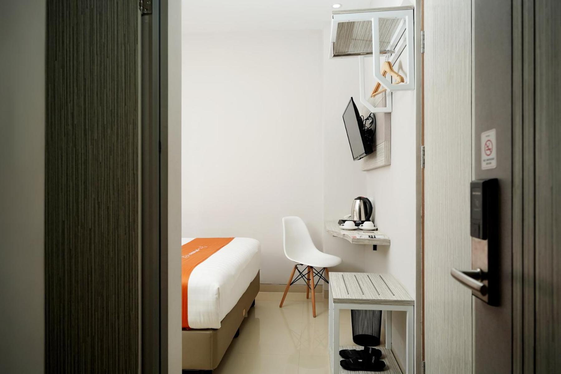 Front One Hotel Sragen Exterior foto